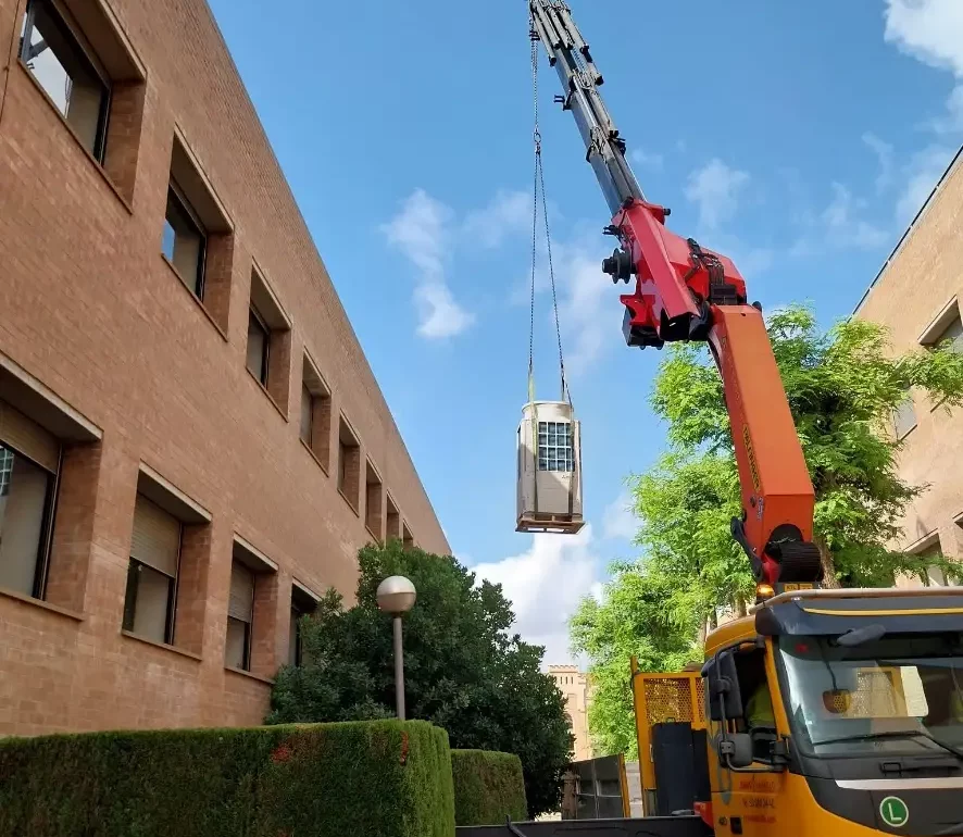 CASOS DE EXITO Unidad de climatización instalada en el exterior de un edificio
